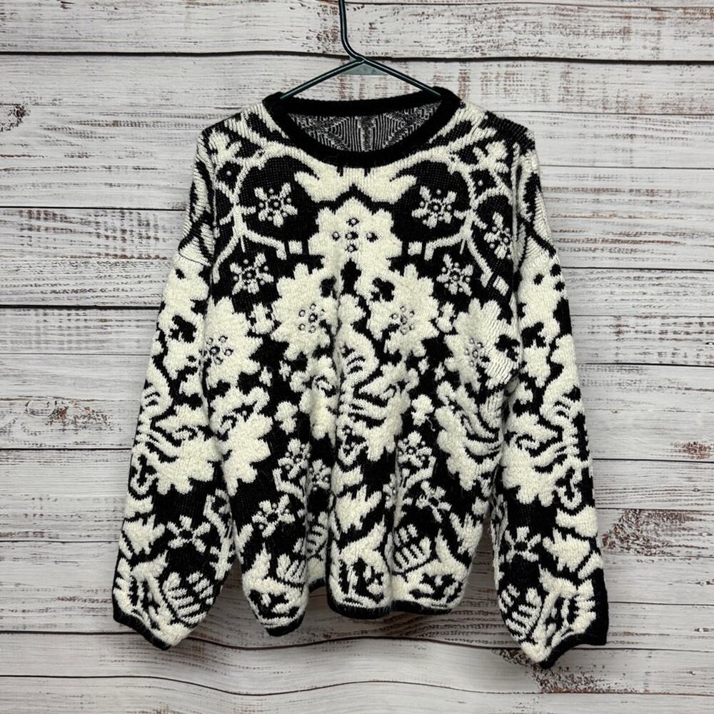 Vintage Kitty Hawk by Vivian Wang Black and White Floral Sweater M-L